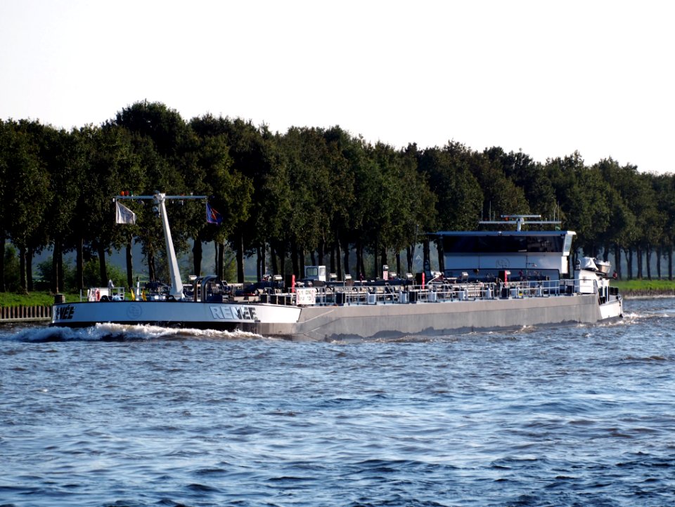 Renée ENI 02331643 at the Amsterdam-Rhine Canal, pic1