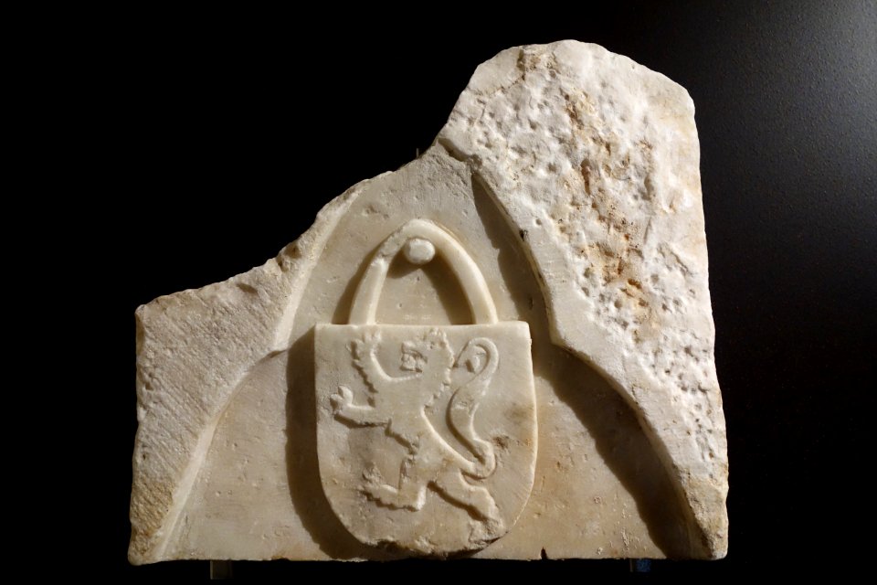 Relief with Lion Rampant, Ligurian, second half of the 14th century, marble - Museo Diocesano (Genoa) - DSC01906