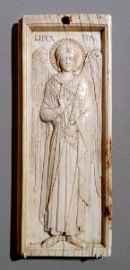 Relief panel with the Archangel Michael, Constantinople, 11th century, ivory - Bode-Museum - DSC03513