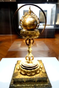 Reliquary, Kamakura period, 13th-14th century, cintamani (sacred jewel) in flame type, gilt bronze - Tokyo National Museum - DSC05173