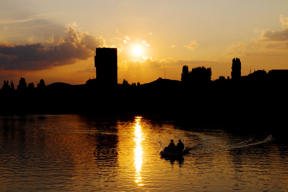 City boat pair