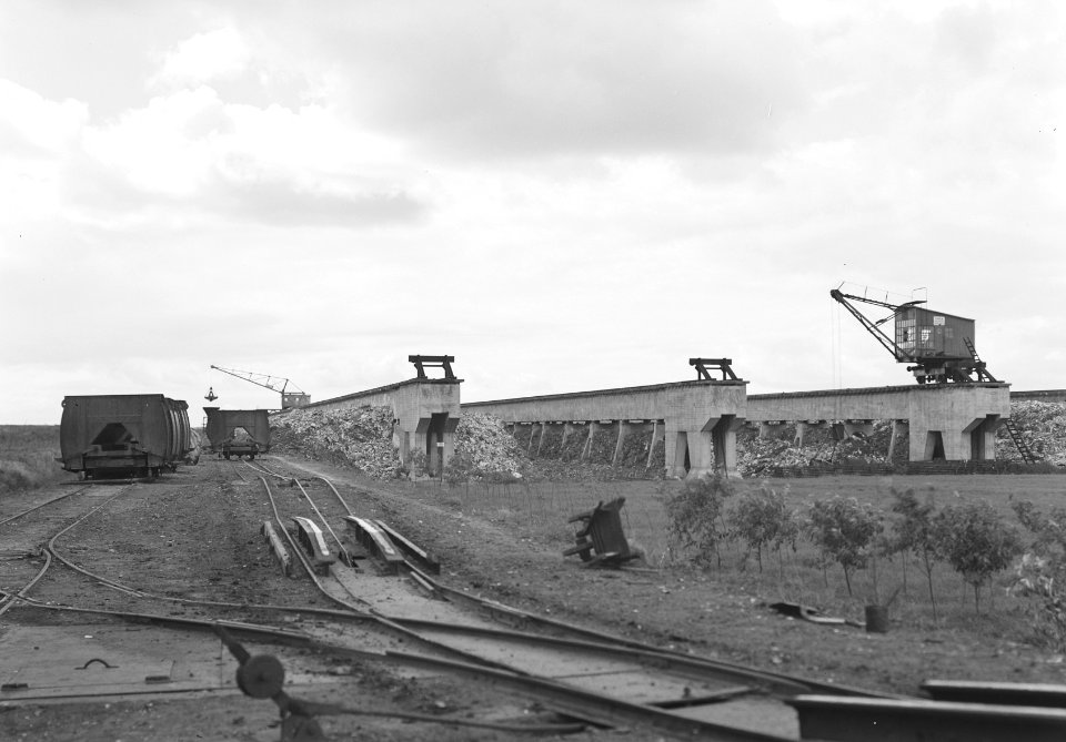 Reiniging afvalwater, verwerken stadsvuil, viaducten, Bestanddeelnr 192-0971