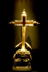 Reliquary cross, Se de Coimbra, 17th century - Museu Nacional de Machado de Castro - Coimbra, Portugal - DSC00098