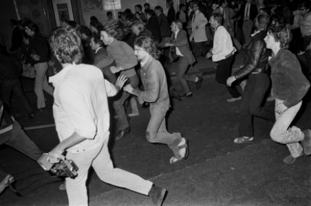 Rellen in Amsterdam op de Dam, Bestanddeelnr 923-7867