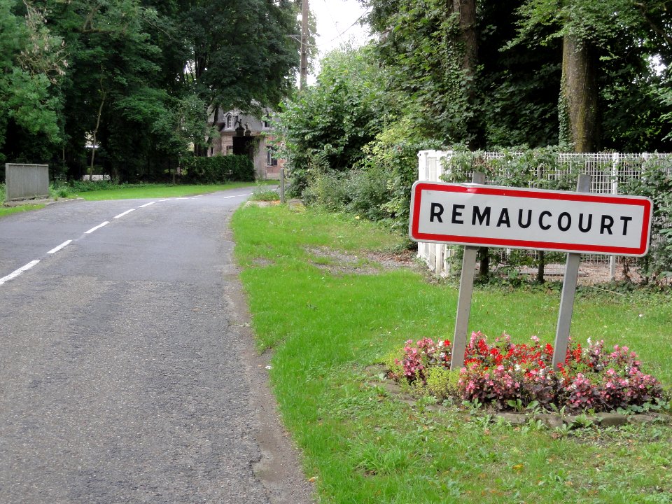 Remaucourt (Aisne) city limit sign