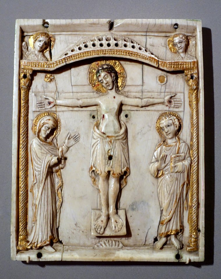 Relief with the Crucifixion, Eastern Roman Empire, 10th century, ivory - Bode-Museum - DSC03510