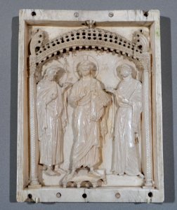 Relief with Christ between Mary and John the Baptist, Constantinople, 10th century, ivory - Bode-Museum - DSC03484