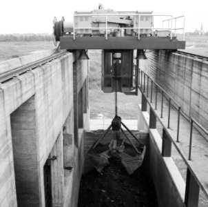 Reiniging afvalwater, verwerken stadsvuil, vuilverbrandingsinstallaties, transpo, Bestanddeelnr 159-1205