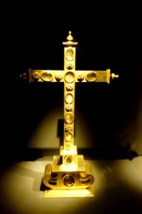 Reliquary cross, Se de Coimbra, 17th century - Museu Nacional de Machado de Castro - Coimbra, Portugal - DSC00103