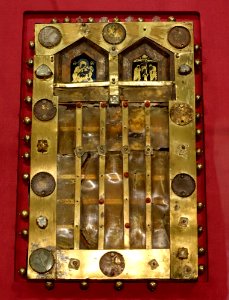 Reliquary, Mount Athos or Venice, late 13th century, cedar, brass, horn, silver, glass, semi-precious stones - Cinquantenaire Museum - Brussels, Belgium - DSC08839