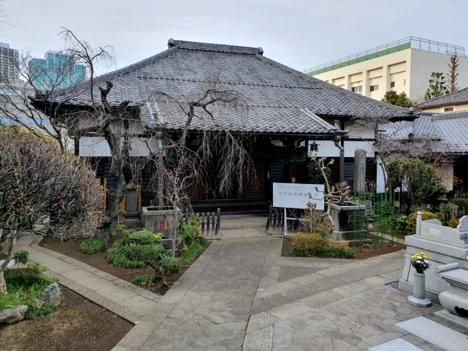 Religious buildings around Takanawa 7