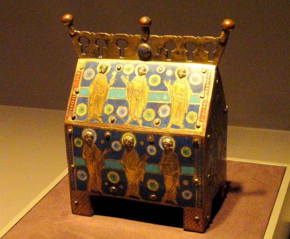 Reliquary Casket, c. 1200, Limoges, France, gilt copper, enamel, and wood core - Art Institute of Chicago - DSC09676
