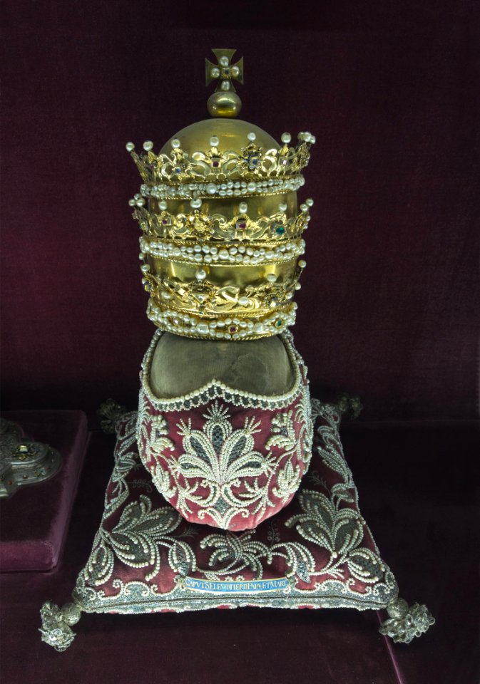 Reliquary head Saint Eleuthere Tiara Schatzkammer Munich