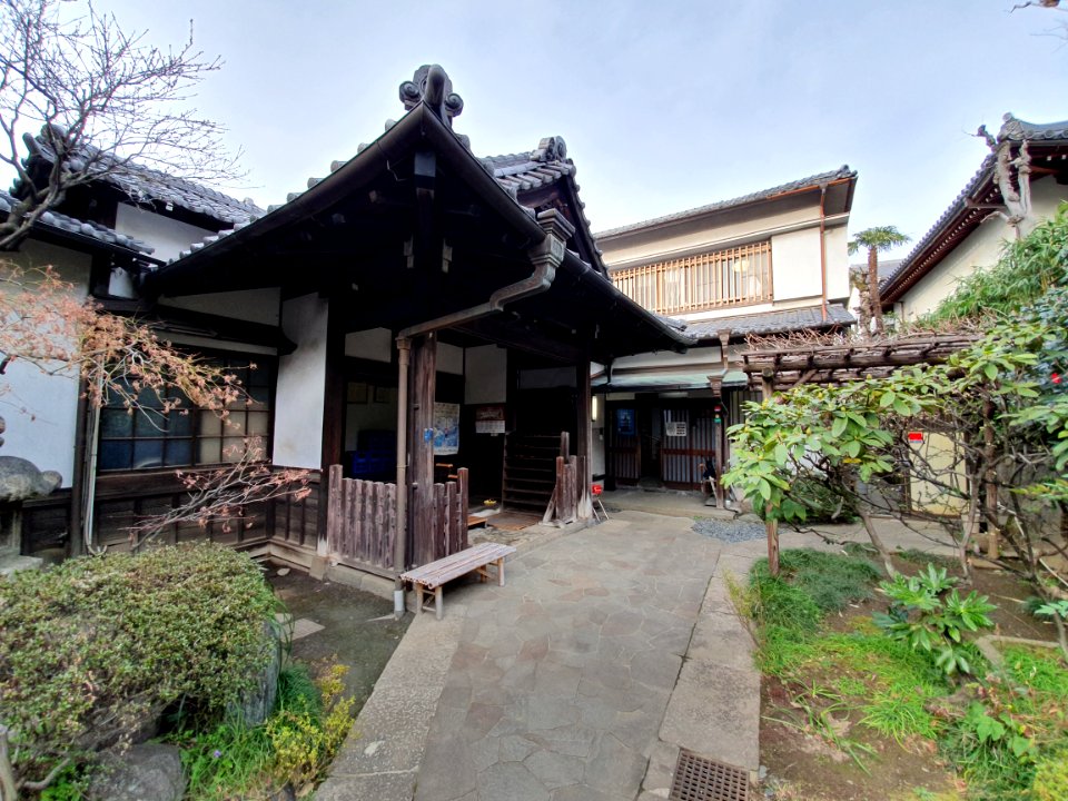 Religious buildings around Takanawa 5