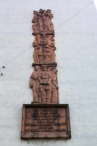 Relief Bauhandwerker Rinnböckstraße 35-43