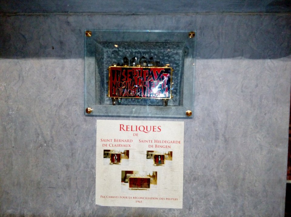 Reliques d'Hildegarde de Bingen - Saint Bernard de Clairvaux - sanctuaire de Lourdes 03