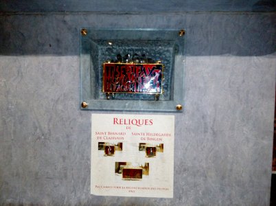 Reliques d'Hildegarde de Bingen - Saint Bernard de Clairvaux - sanctuaire de Lourdes 03