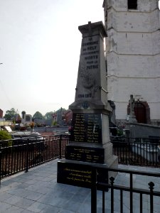 Rely (Pas-de-Calais) monument aux morts