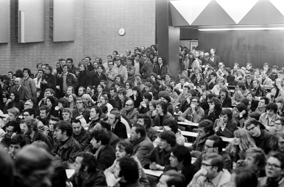 Rellen in Amsterdam in verband met de bezetting door studenten van het Maagdenhu, Bestanddeelnr 922-4383