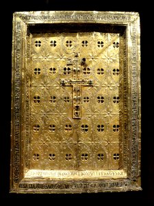 Reliquary of the True Cross, about 1214 AD, cross Latin Kingdom of Jerusalem, panel Rhine-Meuse region, silver, gilded silver, niello, precious stones, over walnut core - Cleveland Museum of Art - DSC08603