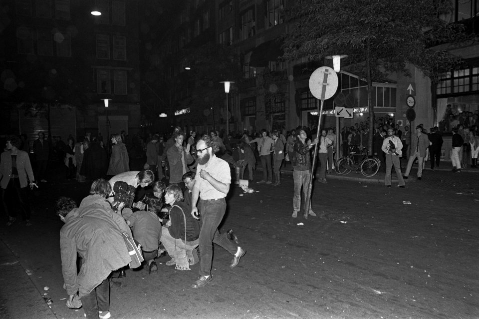 Rellen in verband met slaapverbod op Dam, Amsterdam, Bestanddeelnr 923-7767