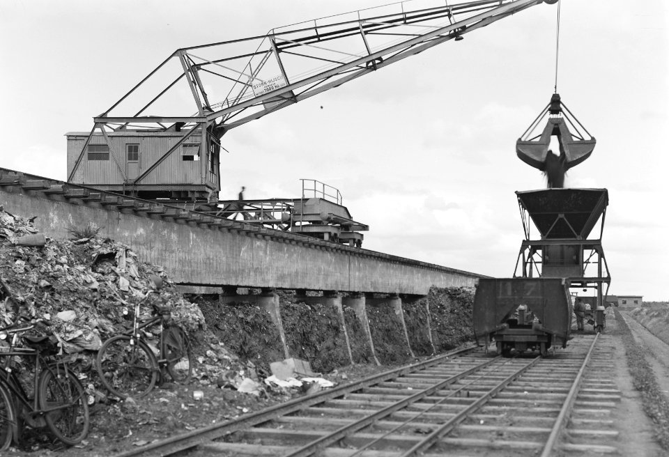 Reiniging afvalwater, verwerken stadsvuil, kranen, Bestanddeelnr 192-0973