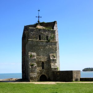 Remains of Old St Helen's Church, Duver Road, St Helens, Isle of Wight (May 2016) (1)