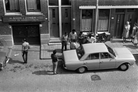 Rellen en onrust in Rotterdamse Afrikaanderbuurt ivm Turkse pensions een Tur, Bestanddeelnr 925-8014