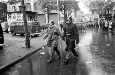 Rellen in Amsterdam in verband met de bezetting door studenten van het Maagdenhu, Bestanddeelnr 922-4388