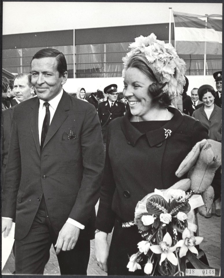Reeks 018-0147 tm 018-1050 Beatrix en Claus bezoeken congres van M68, Bestanddeelnr 018-0148