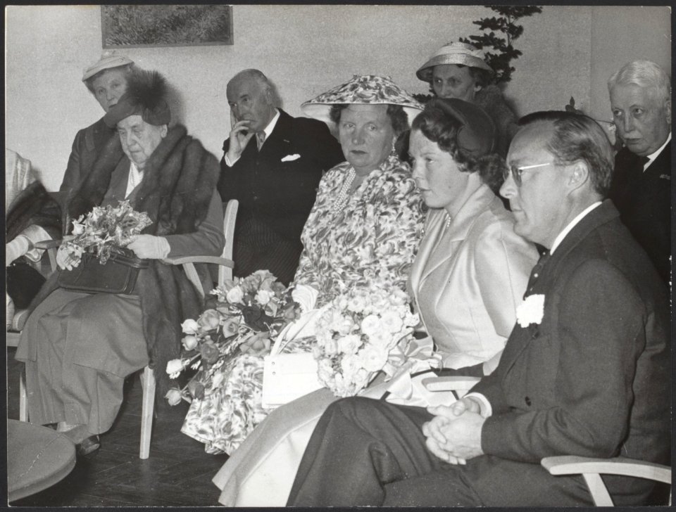 Reeks 019-0446, 019-0530 eerste officieele handeling prinses Beatrix, Bestanddeelnr 019-0446