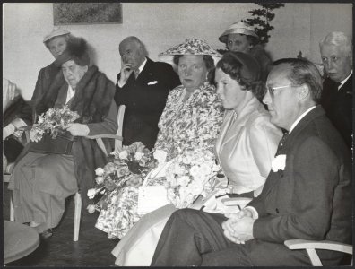 Reeks 019-0446, 019-0530 eerste officieele handeling prinses Beatrix, Bestanddeelnr 019-0446