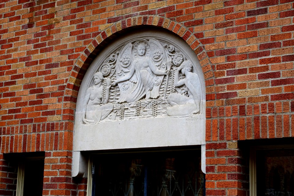 Relief by Richard W. Bock - Prince Lucien Campbell Memorial Courtyard - Jordan Schnitzer Museum of Art, University of Oregon - Eugene, Oregon - DSC09572