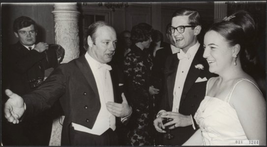 Reeks 018-1242, 018-1244 de Koninklijke Familie bezoekt een concert in het Conce, Bestanddeelnr 018-1244