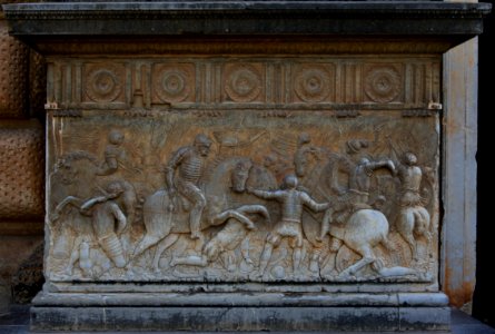 Relief fight renaissance carlos quinto alhambra