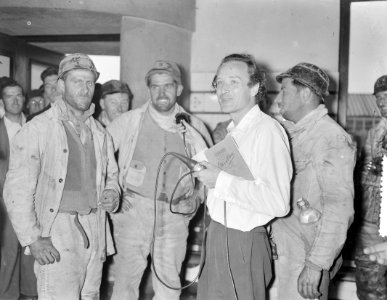 Redding van 3 mijnwerkers uit Willem-Sophiamijn. Op donderdag 18 augustus 1955, , Bestanddeelnr 907-2904
