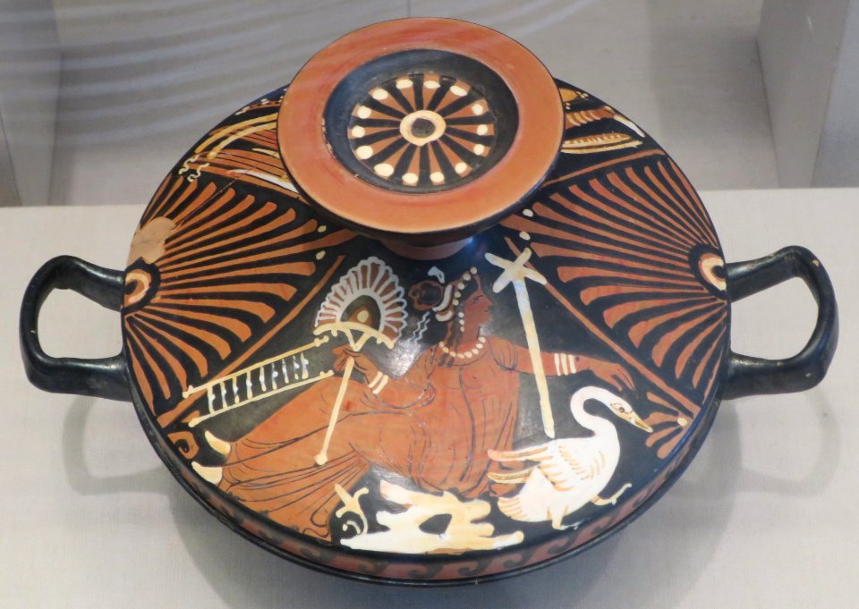Red-figure lekanis, the Baltimore Painter, c. 335 BCE