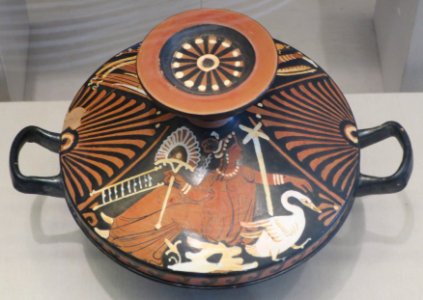 Red-figure lekanis, the Baltimore Painter, c. 335 BCE