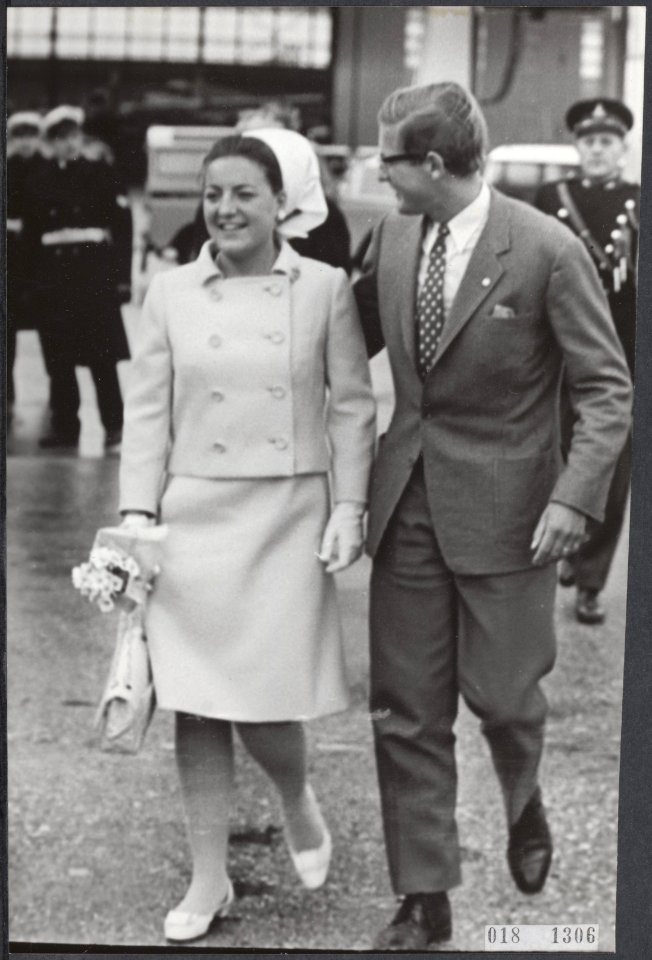 Reeks 018-1306, 018-1308 prinses Margriet en Pieter van Vollenhoven keren terug , Bestanddeelnr 018-1306