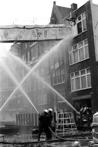 Rellen bij ontruiming panden in Nieuwmarktbuurt in Amsterdam ontruiming panden , Bestanddeelnr 927-8241