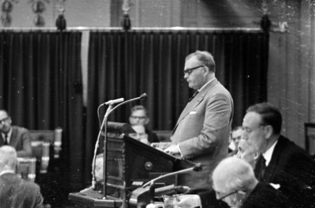 REM debat in Tweede Kamer , minister Luns en Scholten, Bestanddeelnr 916-6024