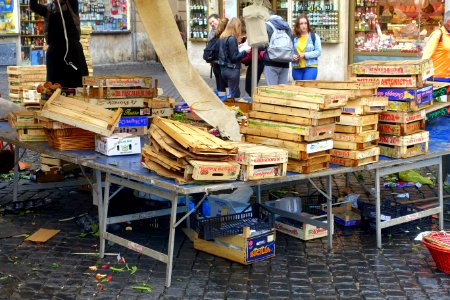 Remains of the day - Campo de' Fiori street market - Rome, Italy - DSC09737