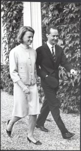 Reeks 018-0888 tm 018-0892 Irene en Carel-Hugo bezoeken een dienst in de R.K.-K, Bestanddeelnr 018-0890