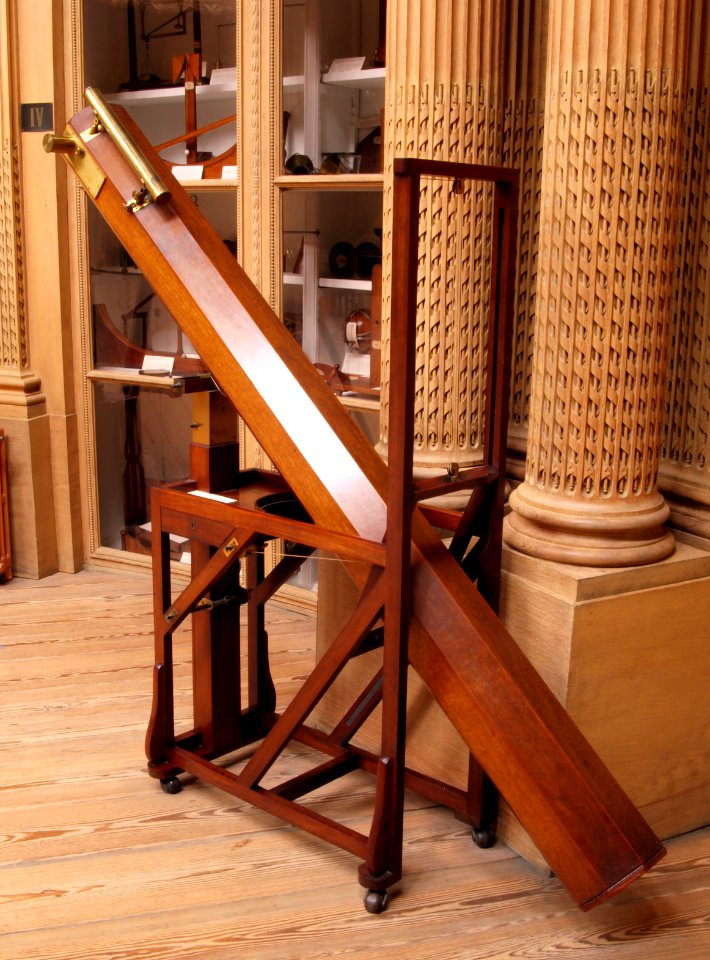 Reflecting telescope, after Isaac Newton, photo-2