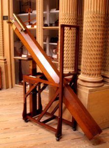 Reflecting telescope, after Isaac Newton, photo-2