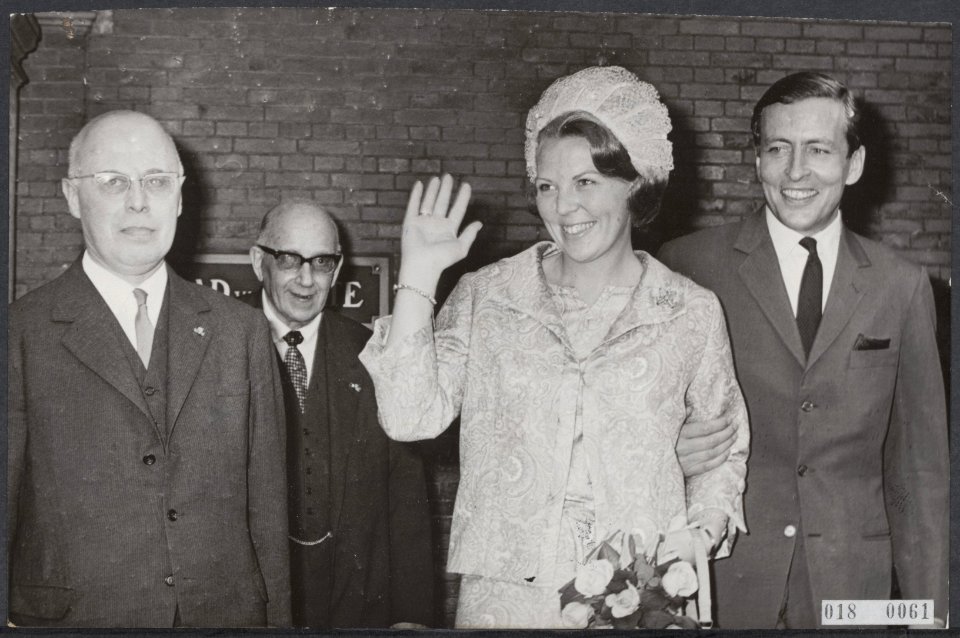 Reeks 018-0060 tm 018-0062 Beatrix en Claus brengen een bezoek aan de Raad van , Bestanddeelnr 018-0061