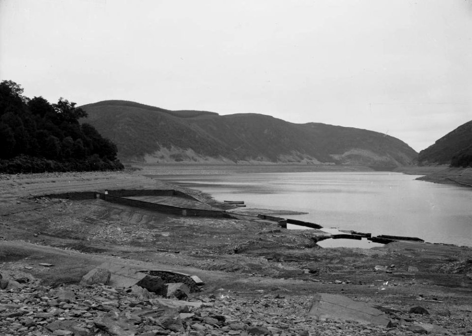 Remains of a house visible in an Elan Valley reservoir (1294126)