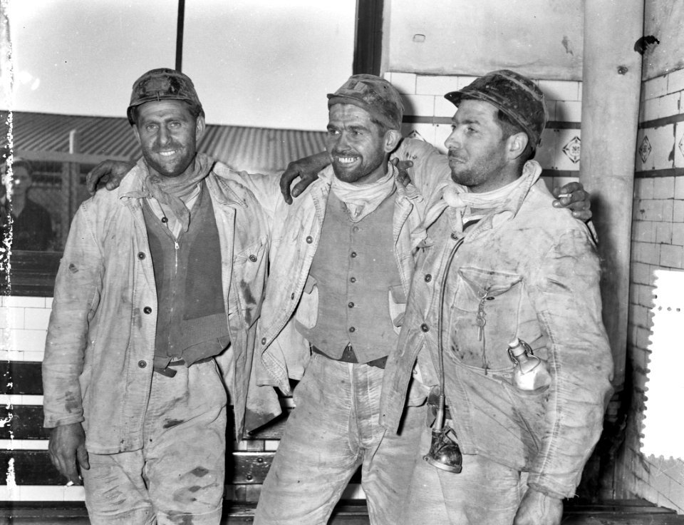 Redding van 3 mijnwerkers uit Willem-Sophiamijn. Op donderdag 18 augustus 1955, , Bestanddeelnr 907-2901