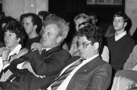 Rede prof. W. Holzbauer (een der architecten van Stopera) tijdens opening academ, Bestanddeelnr 933-7589