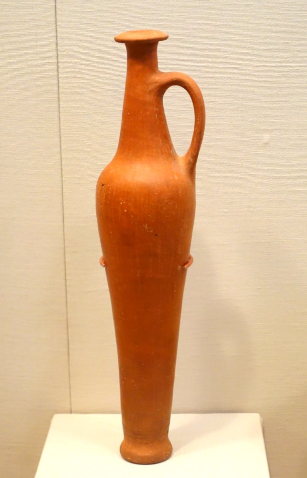 Red-lustrous ware spindle bottle, Chatal Huyuk, burial b-S-61, Amuq M, 15th century BC, ceramic - Oriental Institute Museum, University of Chicago - DSC07683